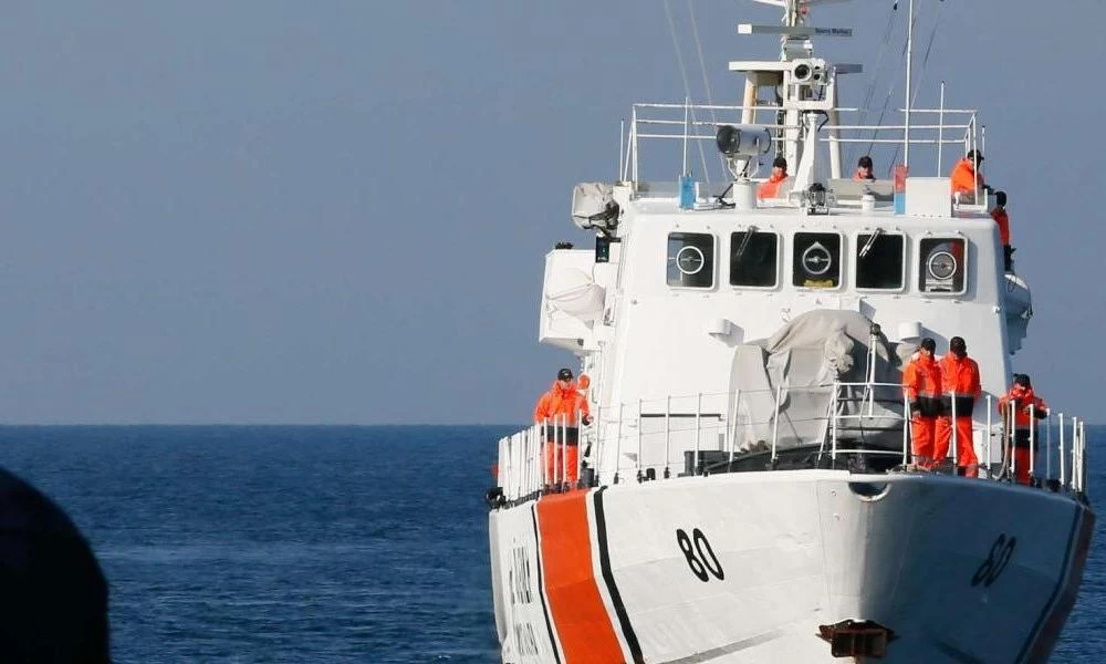 Βίντεο-ντοκουμέντο: Επικίνδυνοι ελιγμοί τουρκικού σκάφους στις Οινούσσες